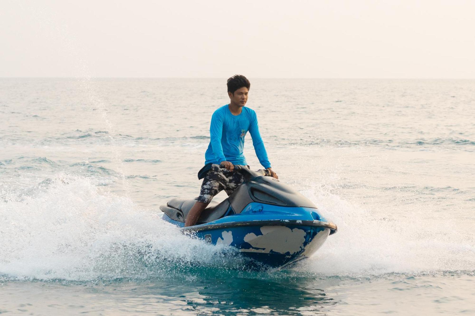 Q Beach Resort Cabangan Bagian luar foto