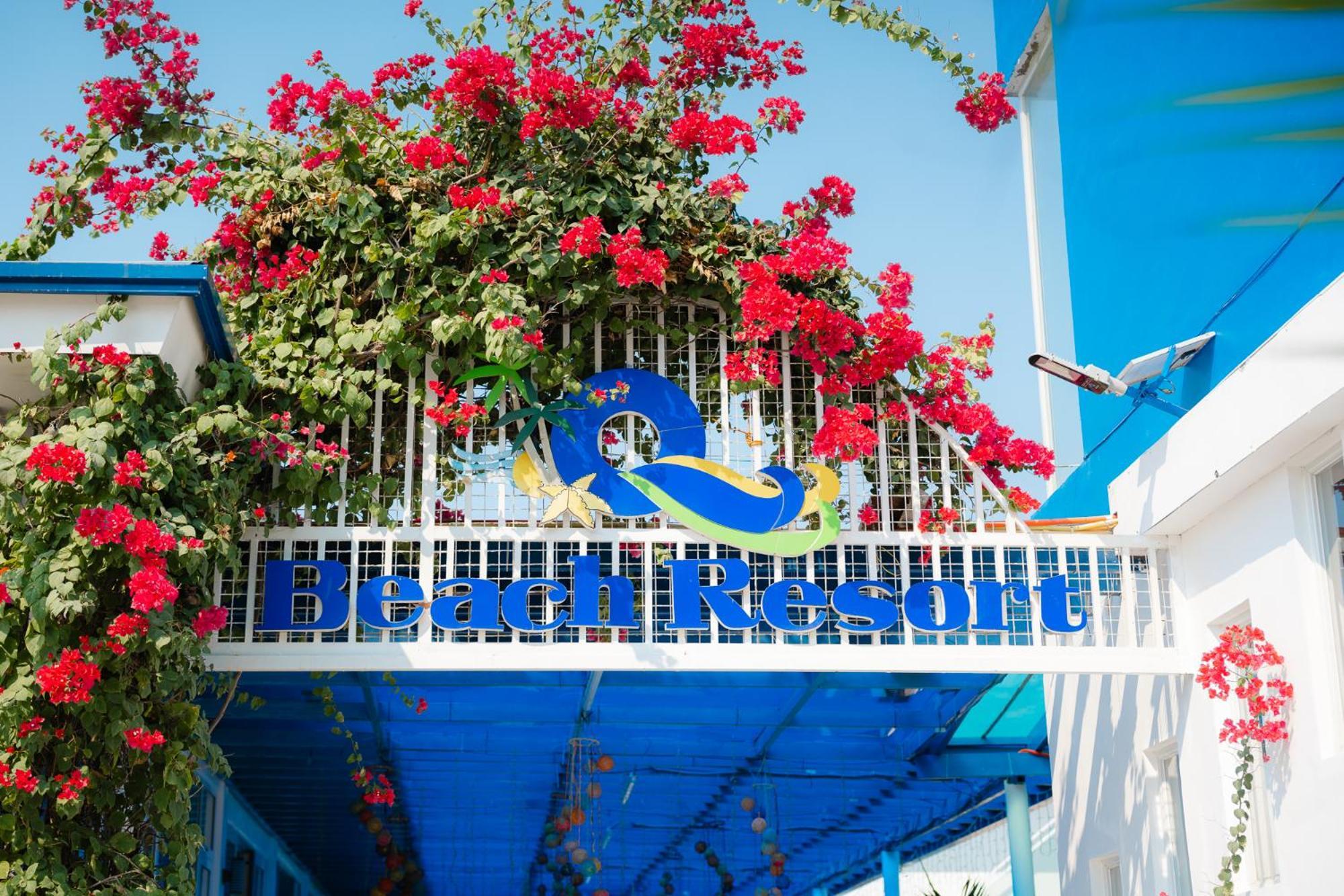 Q Beach Resort Cabangan Bagian luar foto