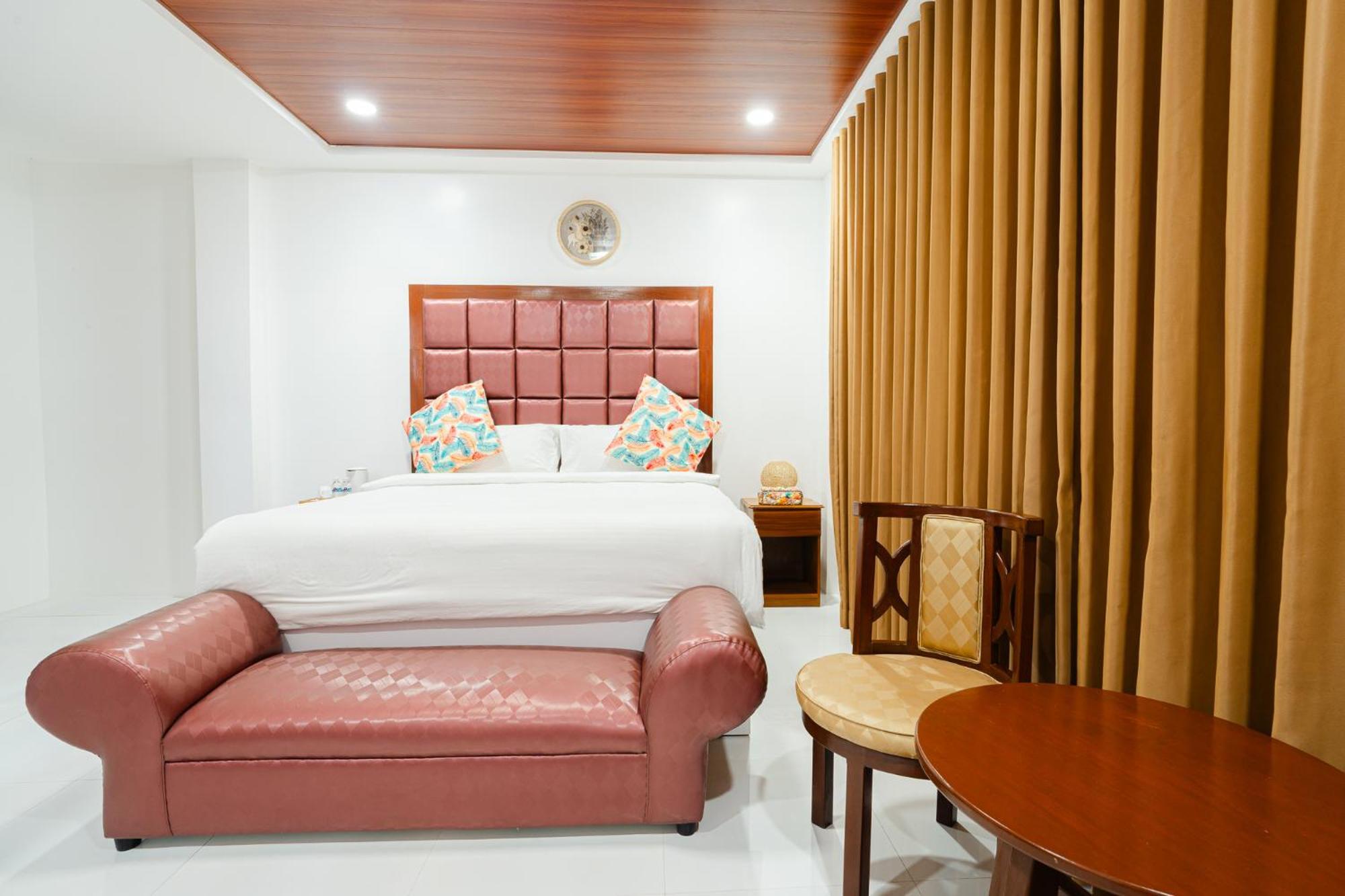 Q Beach Resort Cabangan Bagian luar foto